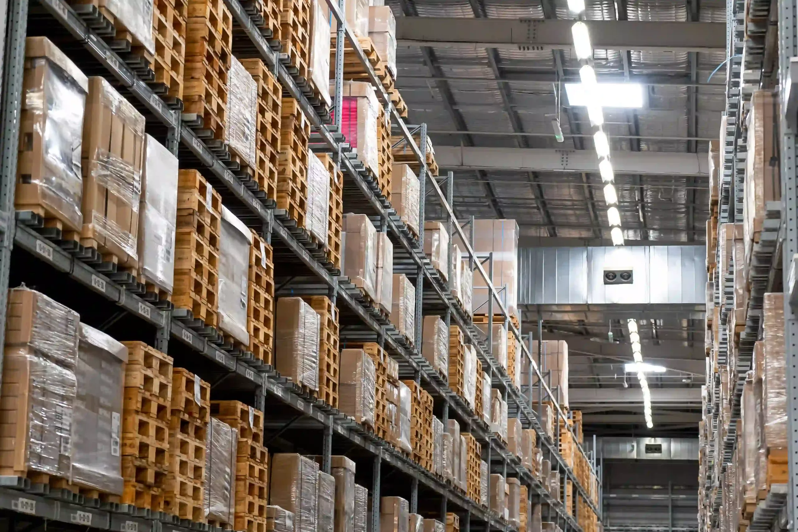 Upgraded Warehouse Lighting Enhances Energy Efficiency And Safety